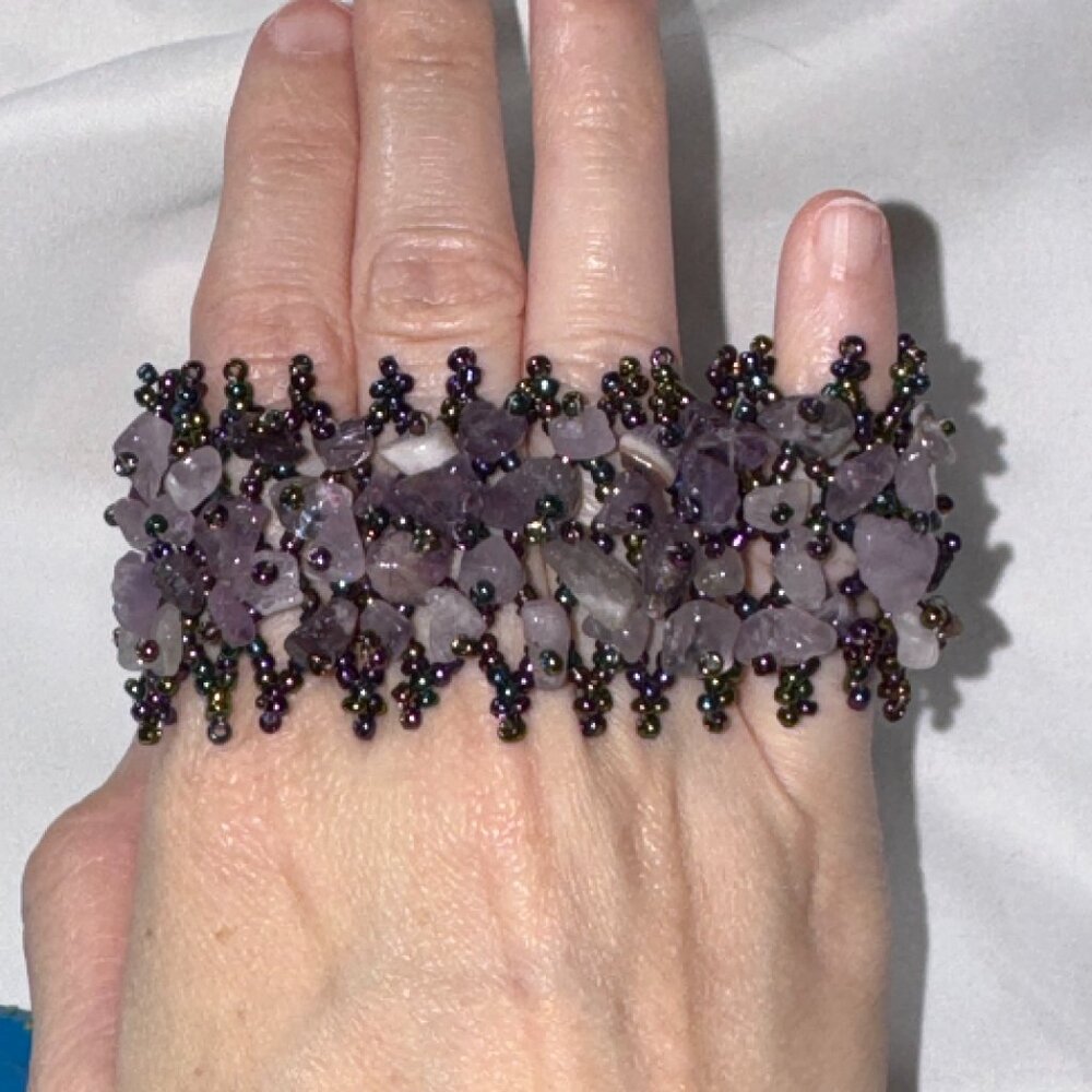 7 1/8" Natural Amethyst Gemstone chip beads stretchy Net Bracelet